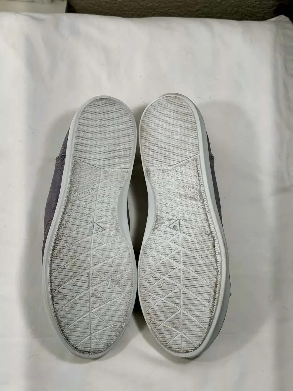 Cariuma OCA Low White Premium Leather Sneakers
